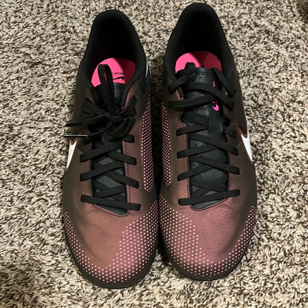 Nike Tiempo Legend 9 Indoor/Turf soccer cleats (Kids 6Y)
